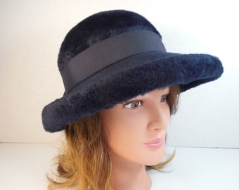 Vintage Navy Blue Fur Wide Brim Picture Hat By Coralie Musketeer Imported Body Made In Austria Wool Felt And Faux Fur Grosgrain Ribbon 1960s