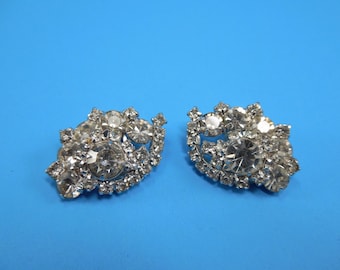 Vintage Rhinestone Cluster Clip Back Earrings Silver Tone Round Brilliant Cut Rhinestones Prong Set Free Form By Pass Design Clip Backs