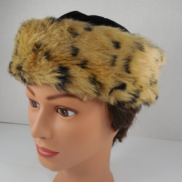 Faux Leopard Cheetah Fur And Black Velvet Pillbox Hat By Betmar Animal Print Fur Head Band Brim With Black Velvet Top 22 Inches 1950s 1960s