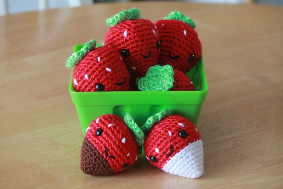 Strawberry (regular, milk choc, white choc, pink) - Keychain