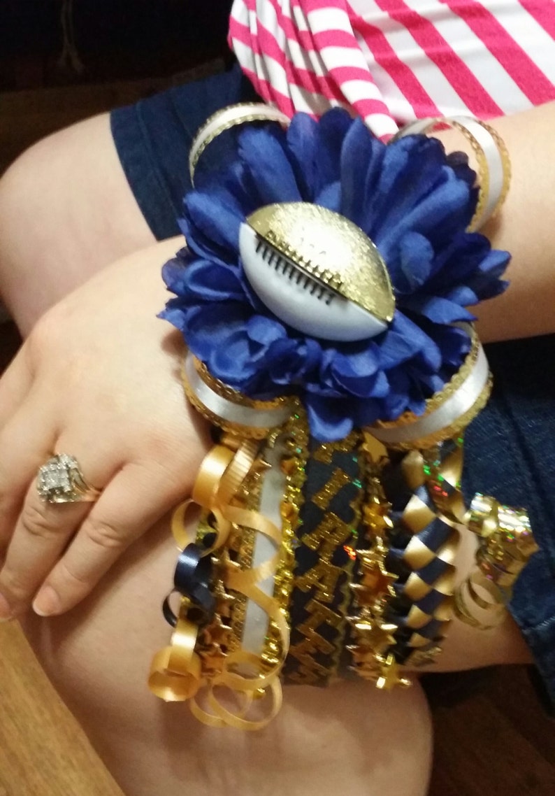 Wristlet Mum Custom Wrist Corsage Etsy