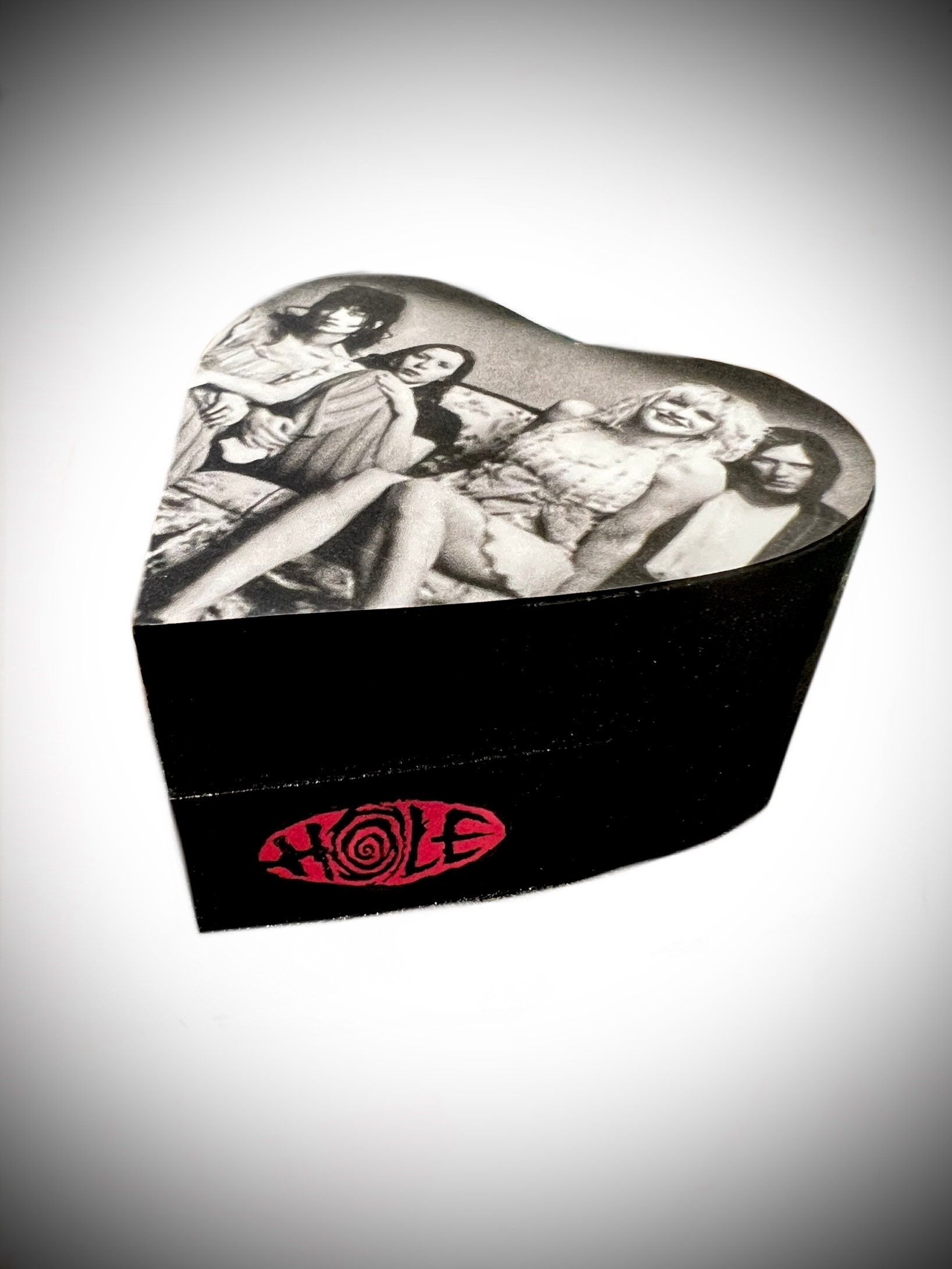 Hole Heart Shaped Box : Courtney Love Live Through This Grunge