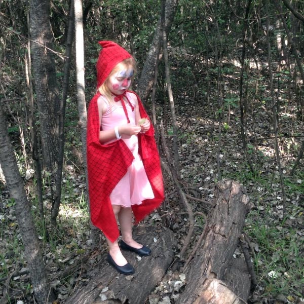 Little Red Riding-hood Cape Very Easy Sewing Pattern of Children's Dress-up Capes  and costumes for ages 3 to 9.