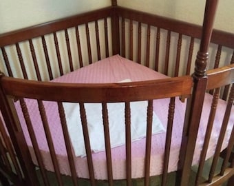 corner baby crib