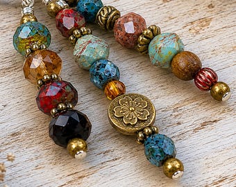 Handmade Beaded Bag Charm: Vintage Style Purse Accessory with Embossed Flower