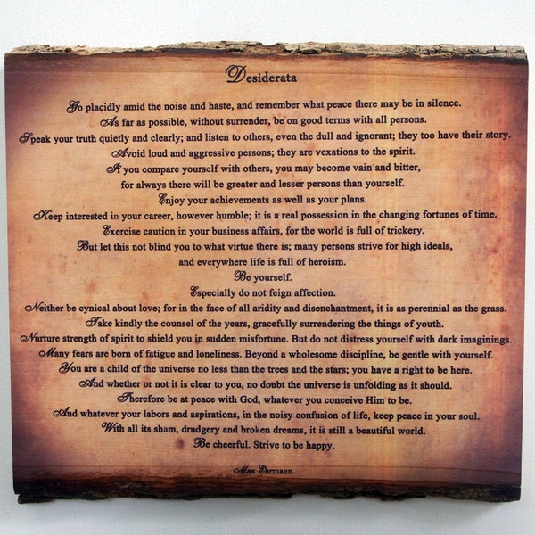 Desiderata gedicht op rustieke houten plaquette - houten bord met spreuk - rustieke houten muurkunst