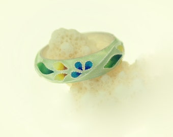 Flower fine silver ring, beautiful  gold green color, Korean Chilbo(cloisonné) finished.