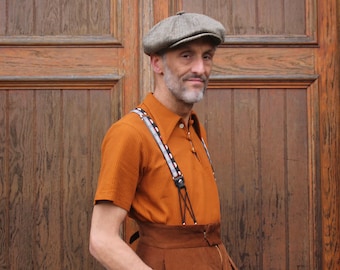 Polo de algodón orgánico estilo años 30, color marrón caramelo y naranja.