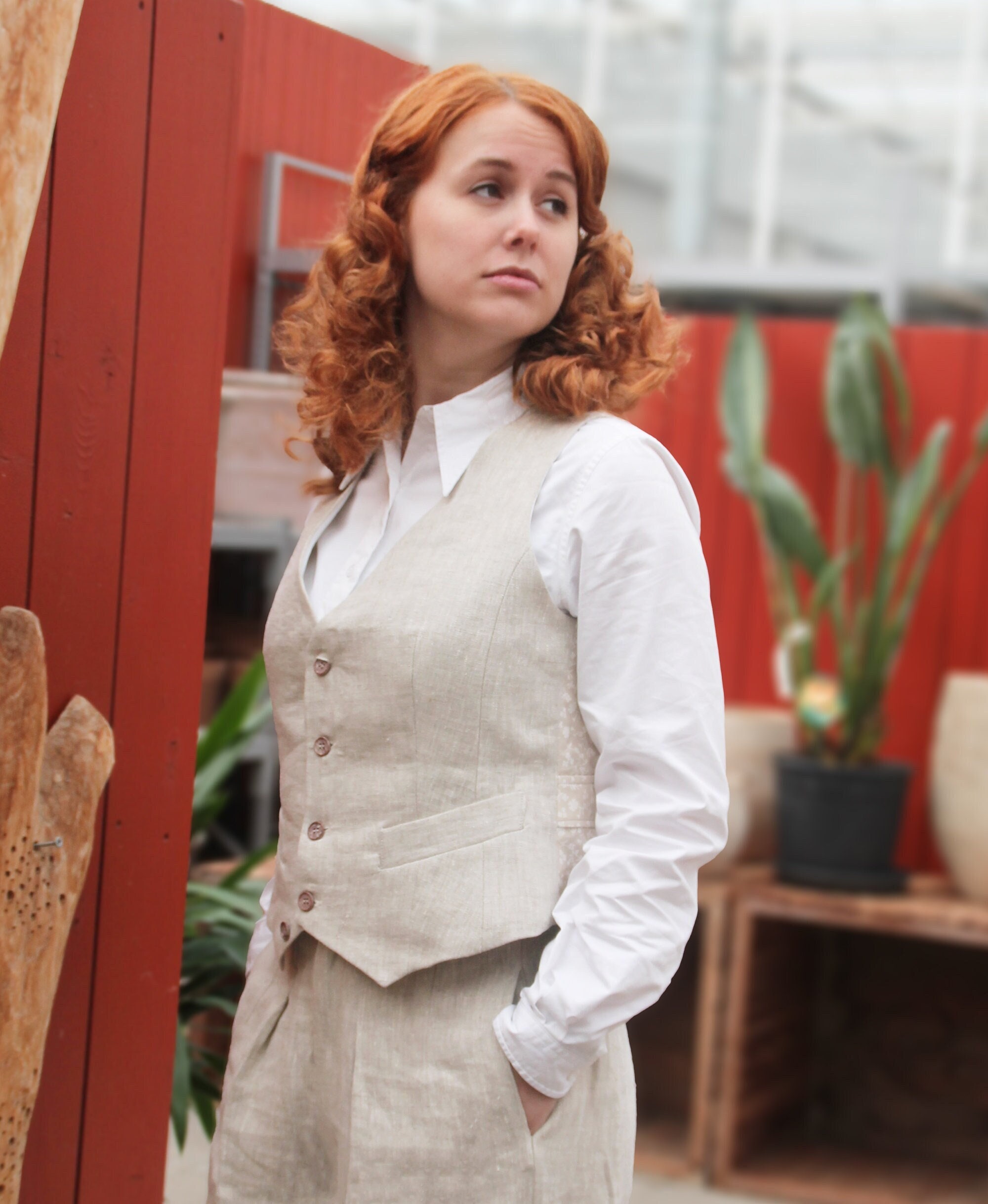 Vintage Style Linen Waistcoat for Women - 1920s Dandy Look Vintage Style Linen Waistcoat for Women - 1920s Dandy Look