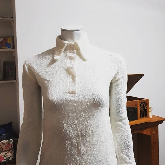 Vintage stretch lace dagger collar blouse