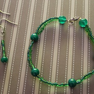 Going Green Bracelet & Earring Set ~ Shades of green beading