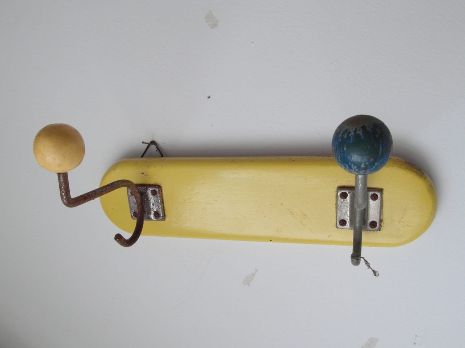 Wall Mounted Coat Rack Color Yellow Brown Antique