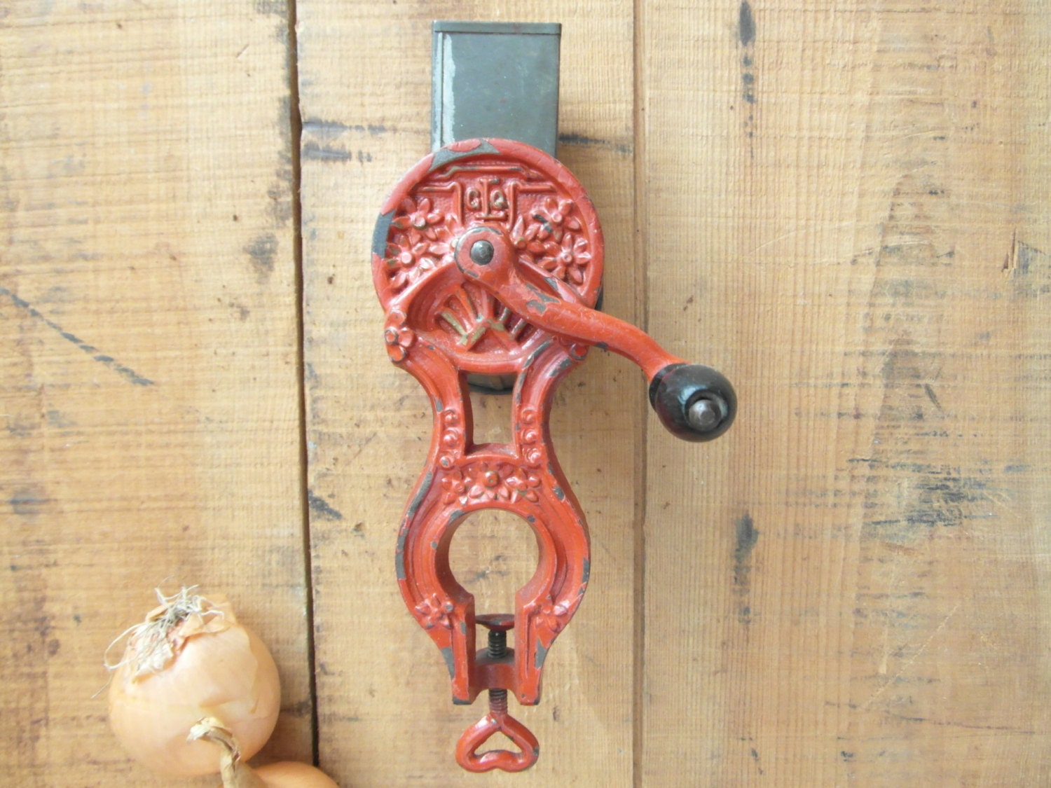 Italian Metal Meat Grinder Tomato Mill Cast Iron Food -   Country  kitchen farmhouse, Country kitchen decor, Country kitchen