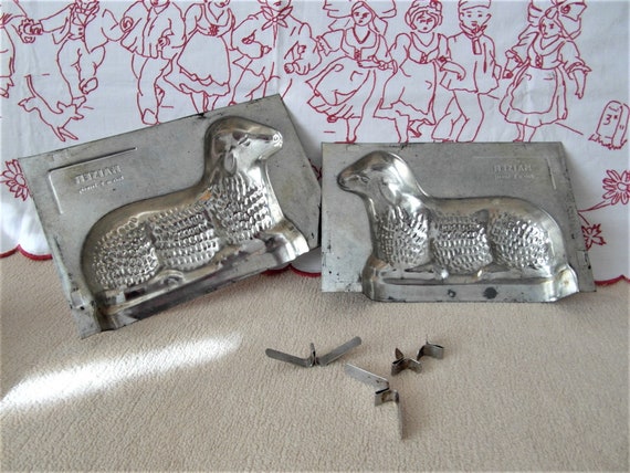 1950s lamb cake baking dish, chocolate tin tin tin tin pudding shape, West Germany cake tin, kitchen decoration from farm bakery 1950s lamb cake baking dish, chocolate tin tin tin tin pudding shape, West Germany cake tin, kitchen decoration from farm bakery