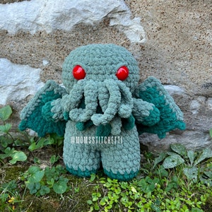 Mothman en Cthulhu haakpatroon, laag naai Amigurumi-instructies, cryptid gehaakte knuffel, schattig verjaardagscadeau afbeelding 3