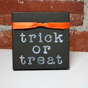 Set of 5 Gift Boxes, Paper gift box, Halloween favor boxes, Halloween gift box, Black and white Favor boxes