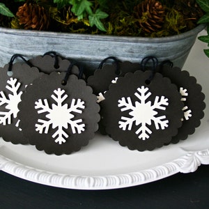 Snowflake tags, snowflake ornament, set of 6 tags, Black and cream tags