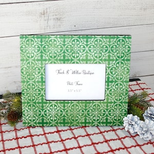 Green and white frame, Christmas Picture frame, Christmas Decor, Green Frame, Rectangle Frame, 4 x 6 frame, Christmas photo frame