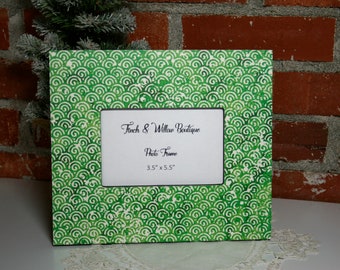 Christmas Picture frame, Christmas Decor, Green and white Frame, Rectangle Frame, photo frame, 4 x 6 frame, Christmas photo frame