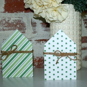 Set of 2 Mini wood houses, St Patty&#39;s Day, Wood House, Tiered Tray Decor, mini sign