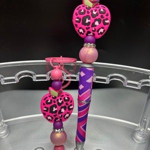 Educator, Teacher gift set. Leopard apple silicone beaded pen and keychain on metal bar. Double sealed for durability. Pink Set
