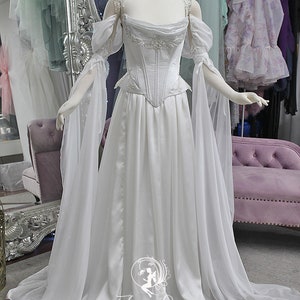 The Avalon Gown One-of-a-kind zdjęcie 3