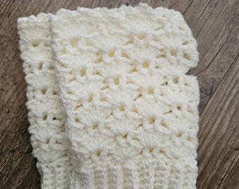 lacy fingerless gloves