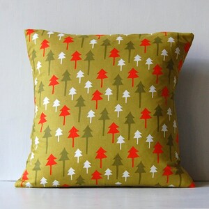 Green Christmas Tree Pillow 16 x 16