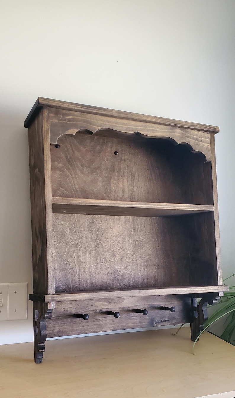 Armario de pared de estilo rústico, perchero con estante, armario de almacenamiento para baño, estante de pared con adornos rústicos, estante de especias de madera de estilo rústico, decoración primitiva. imagen 12