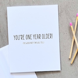Vous avez un an de plus, non ? L'avenir nous le dira / Anniversaire / Carte d'anniversaire amusante / Stevie and Bean / Modèle plus âgé / Cadeau d'anniversaire / Papier