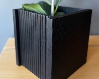 Wood PlanterBox, Shou sugi ban, adjustable base