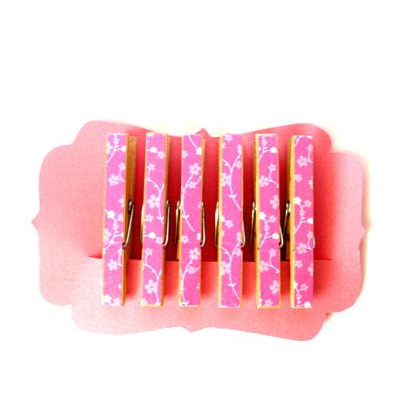 Decorative Clothespins//Pink & White Flowers//Pink Background//Pretty Clothespins//Flowery Clothespins//Unique Gift Idea//Upcycled//Set of 6