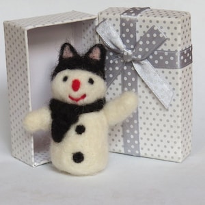 Black cat needle felted snowman handmade for Halloween and Christmas, black kitty lucky ornament, cat lovers gift, black cat organic gift
