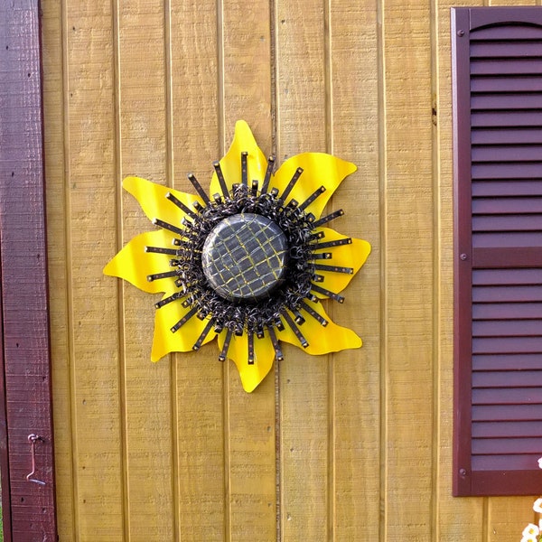Whimsical Wood and Metal Sunflower Wreath, Wood and Metal Wall Art, Outdoor Fall Decor, Outdoor Fall Wreath for Patio or Porch