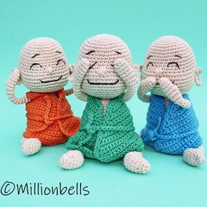 Mini bambola Amigurumi Buddha PDF Modello uncinetto Giocattolo Vedi bambole Hear Speak No Evil immagine 1