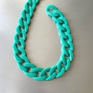 80 Green Acrylic Curb Chain Links: DIY Jewelry Making (23mmx17mm)
