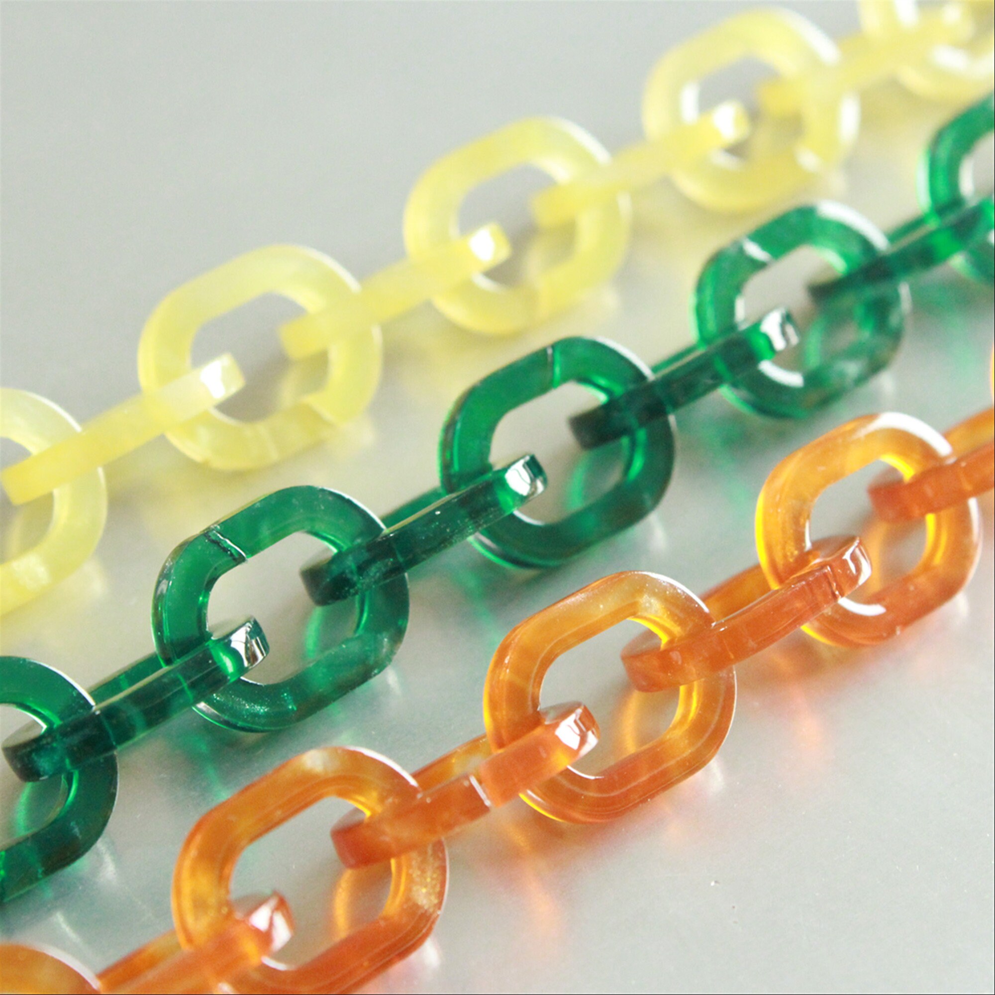 80pcs Transparent Acrylic Curb Chain Links, Clear White Plastic