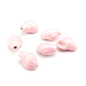 ピンクの磁器製コンクビーズ、海の生き物のセラミックビーズ（6個）