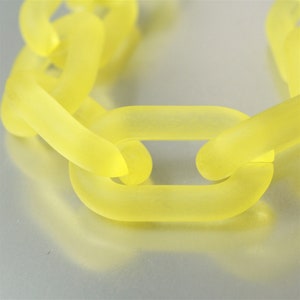 Matte Yellow Acrylic Chain Links: Chunky Open Link, 40mmx25mm (20pcs)