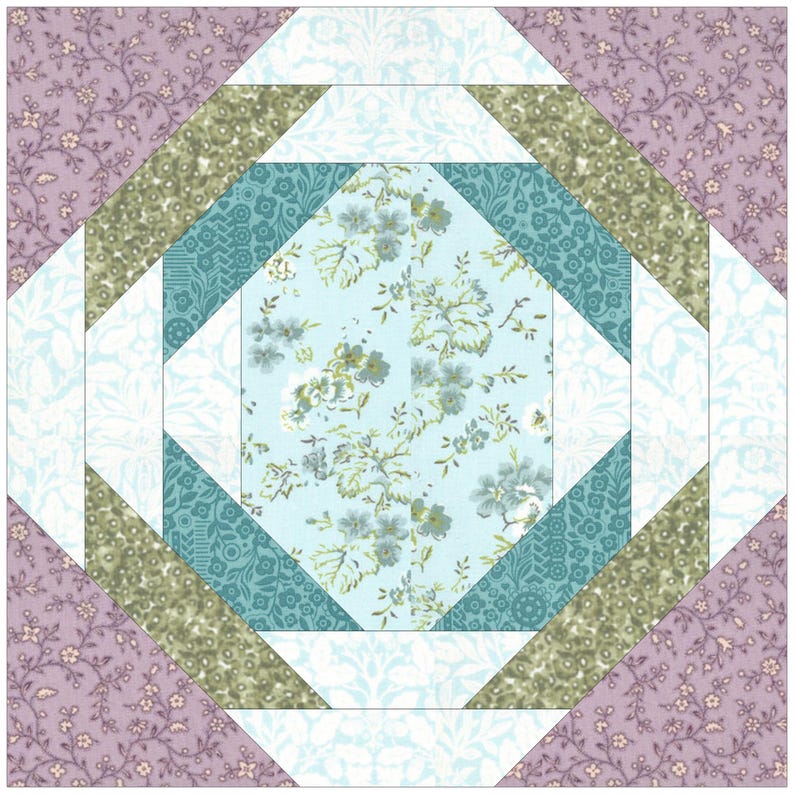 Peut inclure: Un bloc de courtepointe carr&eacute; avec un motif en losange. Le centre pr&eacute;sente un tissu floral bleu clair, entour&eacute; de tissus &agrave; motifs sarcelle, vert olive et lavande. Des tissus blancs et bleu clair cr&eacute;ent la forme de losange. Le bloc est une conception de patchwork.