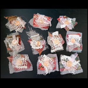 Set 2 Stück Stoffspitze Knopf Clustern, Verzierungen, kreative Verzierungen, Textilschnipsel Clusters, Junk Journals, Schmuck DIY