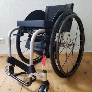 Wheelchair XXL Medical under seat safe anti thief pouch underneath handicap accessory removable medical equipment catheter bag holder travel