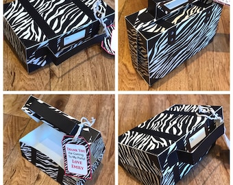 PDF Vorlage Zebra Print Koffervorlage mit personalisiertem Geschenkanhänger (Printable By You & diy) siehe Beschreibung für Größe, Tierdruck / Safari