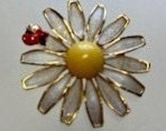 Colorful Vintage Enameled DAISY with Ladybug BROOCH by Weiss 1940s Vintage condition