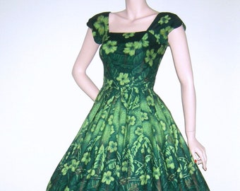 Vintage 1950s Hawaiian Dress/ KAMEHAMEHA/ Kamehameha Hawaii Dress/ Hibiscus/ Bombshell Pinup/ Tiki/ Goddess. VLV. Rockabilly Dress/ Made USA