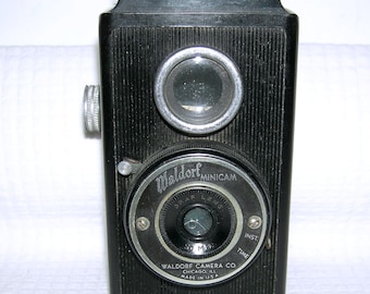 Vintage Waldorf Camera Minicam Vintage Bakelite Twin Lens Reflex Camera Made in Chicago USA Rare