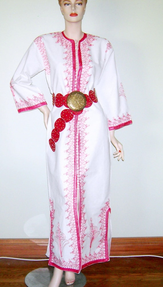 Vintage 1960s MOROCCAN Kaftan Handmade Pink Embroi