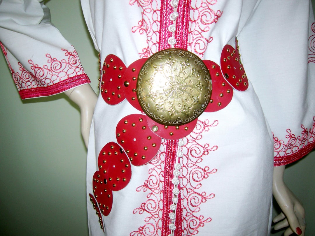 Vintage 1960s MOROCCAN Leather Concho Belt Etched Brass Red  display picture 3