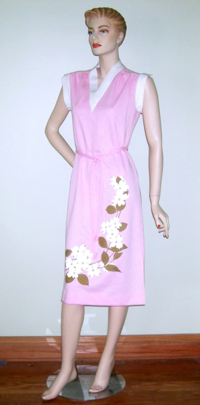 Alfred Shaheen Hawaiian Dress Vintage 1960s 1970s Bombshell Mad Mod Men Pink Floral Rockabilly Asian Kimono Shift Dress Hand Print Rare image 1