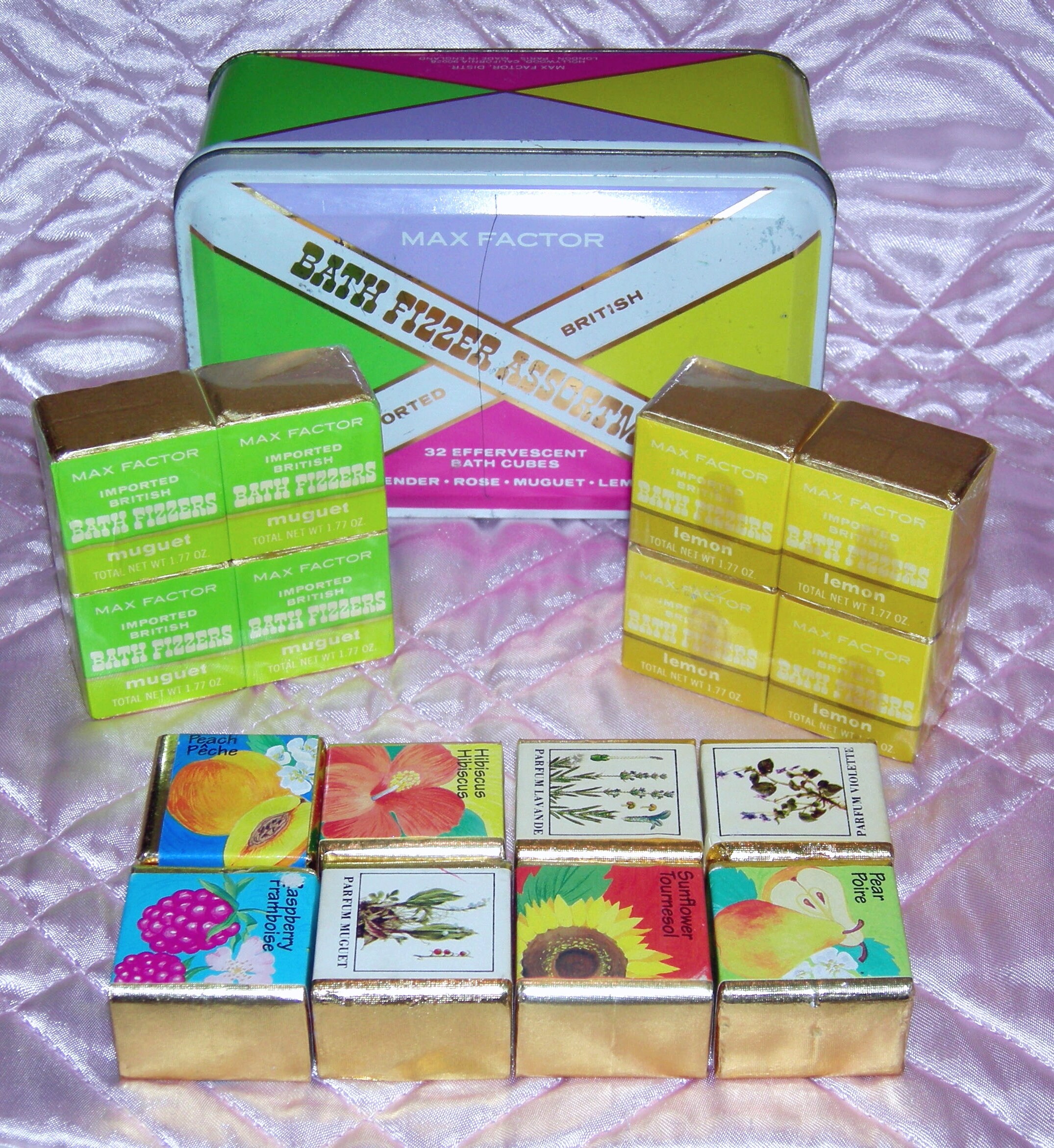Vintage 1960s MAX FACTOR ENGLISH Bath Cubes Fizzer Effervescent Tin Imported British invasion Carnaby Street Psychedelic Mod Groovy England